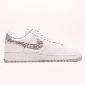 【AT2774】Dior x NikeのNike Air Force 1 Lowは、万能でカジュアルなスポーツシューズです。