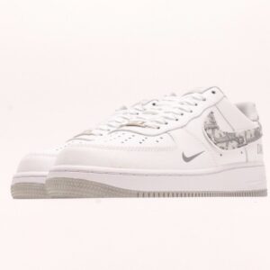 【AT2774】Dior x NikeのNike Air Force 1 Lowは、万能でカジュアルなスポーツシューズです。