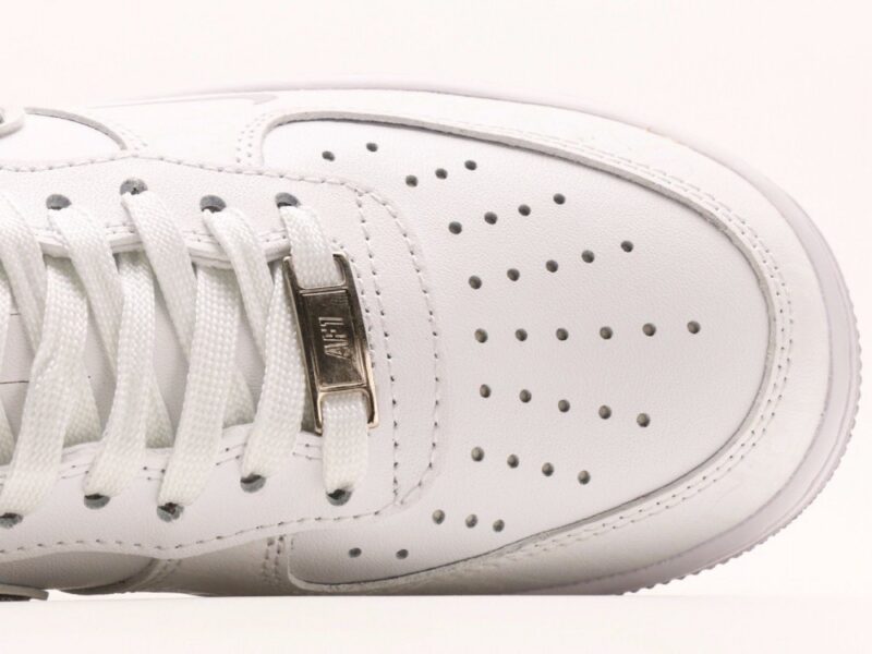 【AT2774】Dior x NikeのNike Air Force 1 Lowは、万能でカジュアルなスポーツシューズです。