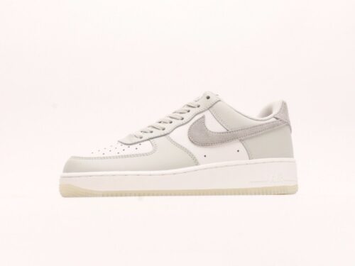 【AT2782】Nike Air Force 1 '07 Lowのエアクッション付きローカットスニーカー。ベーシックかつ厚底で身長を盛り上げるカジュアルスポーツシューズ。