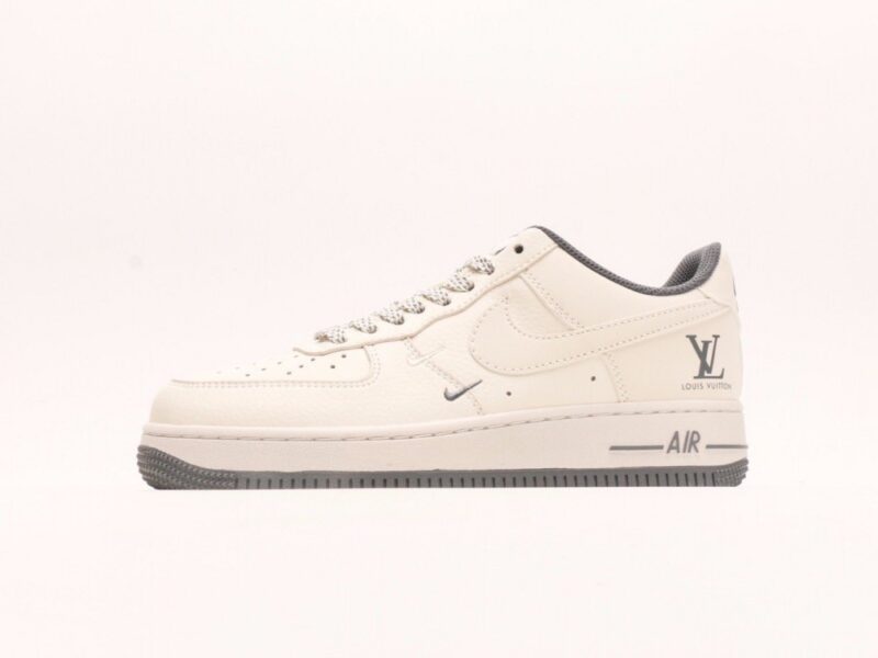 【AT2790】LV x NikeのNike Air Force 1'07 Low LVコラボ-オフホワイトグレーのスウッシュエアフォース1ローカットカジュアルスニーカー