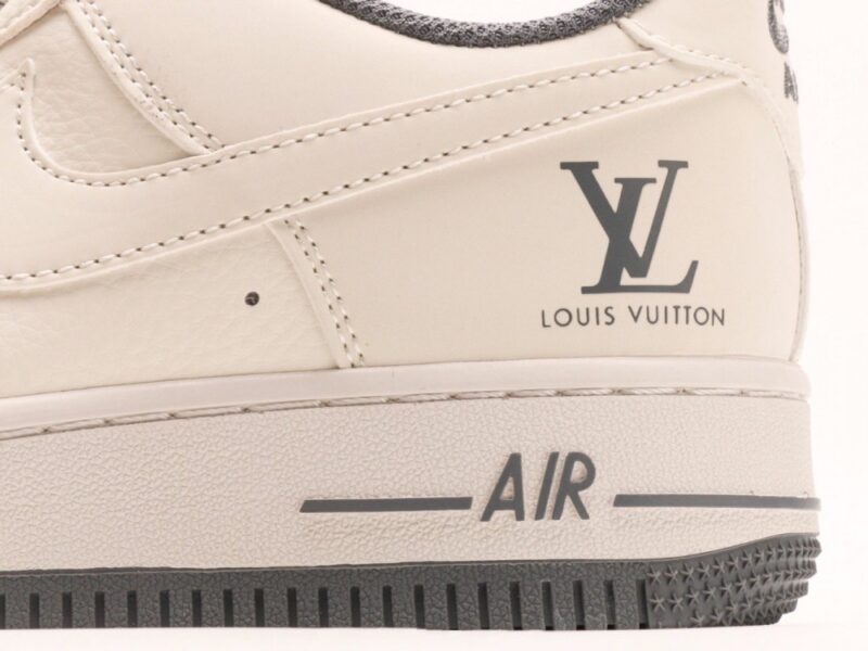【AT2790】LV x NikeのNike Air Force 1'07 Low LVコラボ-オフホワイトグレーのスウッシュエアフォース1ローカットカジュアルスニーカー