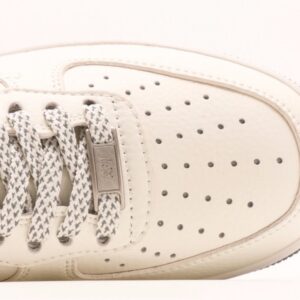 【AT2790】LV x NikeのNike Air Force 1'07 Low LVコラボ-オフホワイトグレーのスウッシュエアフォース1ローカットカジュアルスニーカー