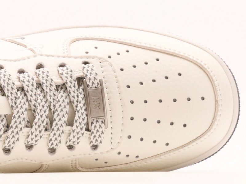 【AT2790】LV x NikeのNike Air Force 1'07 Low LVコラボ-オフホワイトグレーのスウッシュエアフォース1ローカットカジュアルスニーカー
