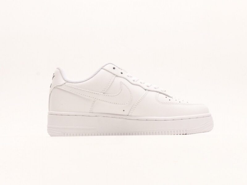 【AT2791】Nike AIR FORCE 1‘07 エアフォース1‘07 ローカットの汎用モデル ランニングシューズ 弾力性の高いクッション性能と優れたミッドソールデザイン