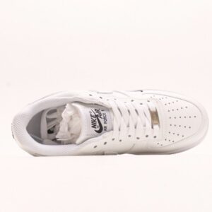 【AT2791】Nike AIR FORCE 1‘07 エアフォース1‘07 ローカットの汎用モデル ランニングシューズ 弾力性の高いクッション性能と優れたミッドソールデザイン