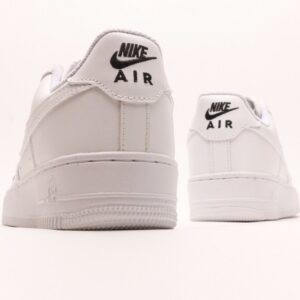 【AT2791】Nike AIR FORCE 1‘07 エアフォース1‘07 ローカットの汎用モデル ランニングシューズ 弾力性の高いクッション性能と優れたミッドソールデザイン