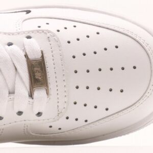 【AT2791】Nike AIR FORCE 1‘07 エアフォース1‘07 ローカットの汎用モデル ランニングシューズ 弾力性の高いクッション性能と優れたミッドソールデザイン