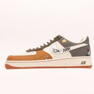 【AT2793】Nike Air Force 1´07 Low Tom and Jerry エアフォース1のローカットモデル、柔軟で弾力性に富んだクッショニング性能と優れたミッドソールデザイン。