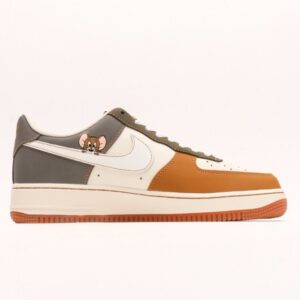 【AT2793】Nike Air Force 1´07 Low Tom and Jerry エアフォース1のローカットモデル、柔軟で弾力性に富んだクッショニング性能と優れたミッドソールデザイン。