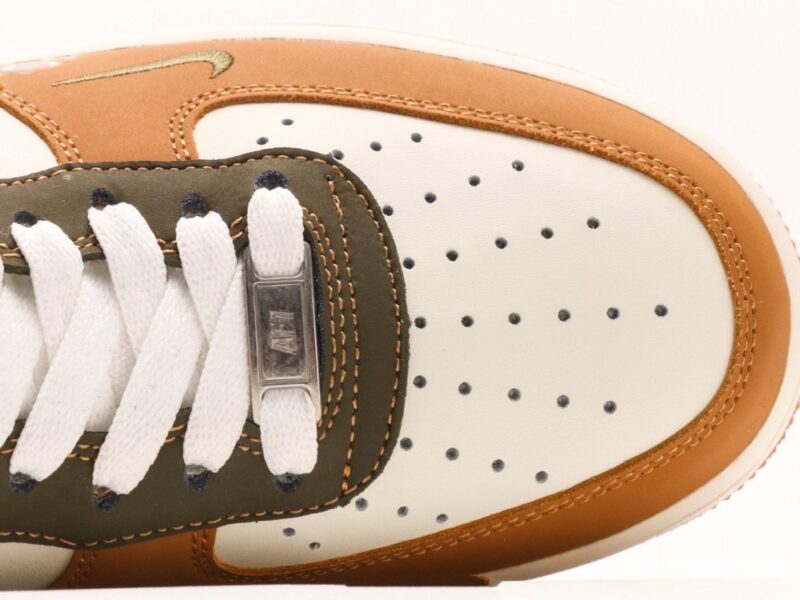 【AT2793】Nike Air Force 1´07 Low Tom and Jerry エアフォース1のローカットモデル、柔軟で弾力性に富んだクッショニング性能と優れたミッドソールデザイン。
