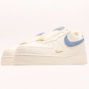 【AT2795】Nike Air Force 1 Lowは、汎用性の高いカジュアルスポーツシューズです。