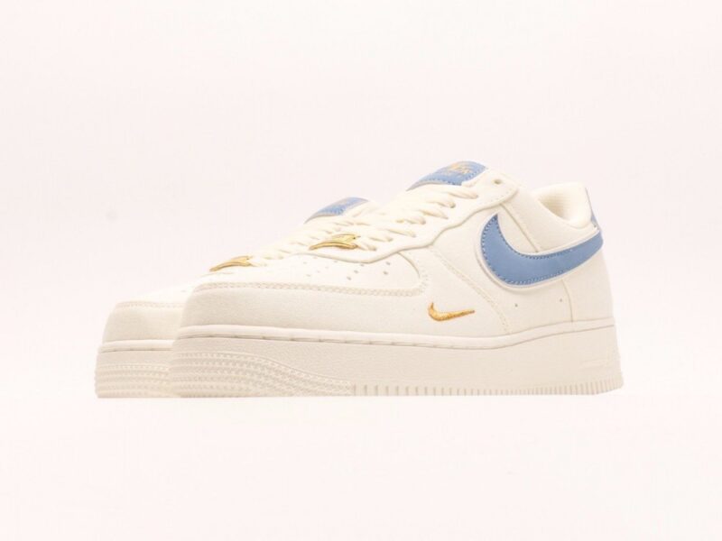 【AT2795】Nike Air Force 1 Lowは、汎用性の高いカジュアルスポーツシューズです。