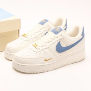 【AT2795】Nike Air Force 1 Lowは、汎用性の高いカジュアルスポーツシューズです。