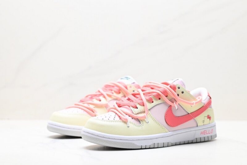 【AT2928】Nike SB Dunk Low ”Green / Beige” hello kitty ハローキティデストラクチブウィンドウ 短足のリラックスしたスポーツスケートボードシューズ サンリオ　かわいい　アニメ