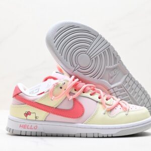 【AT2928】Nike SB Dunk Low ”Green / Beige” hello kitty ハローキティデストラクチブウィンドウ 短足のリラックスしたスポーツスケートボードシューズ サンリオ　かわいい　アニメ