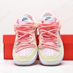 【AT2928】Nike SB Dunk Low ”Green / Beige” hello kitty ハローキティデストラクチブウィンドウ 短足のリラックスしたスポーツスケートボードシューズ サンリオ　かわいい　アニメ