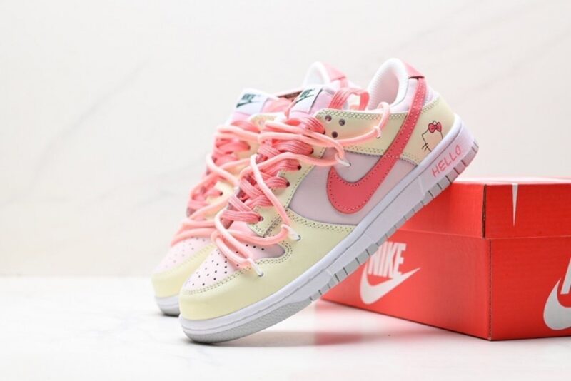 【AT2928】Nike SB Dunk Low ”Green / Beige” hello kitty ハローキティデストラクチブウィンドウ 短足のリラックスしたスポーツスケートボードシューズ サンリオ　かわいい　アニメ