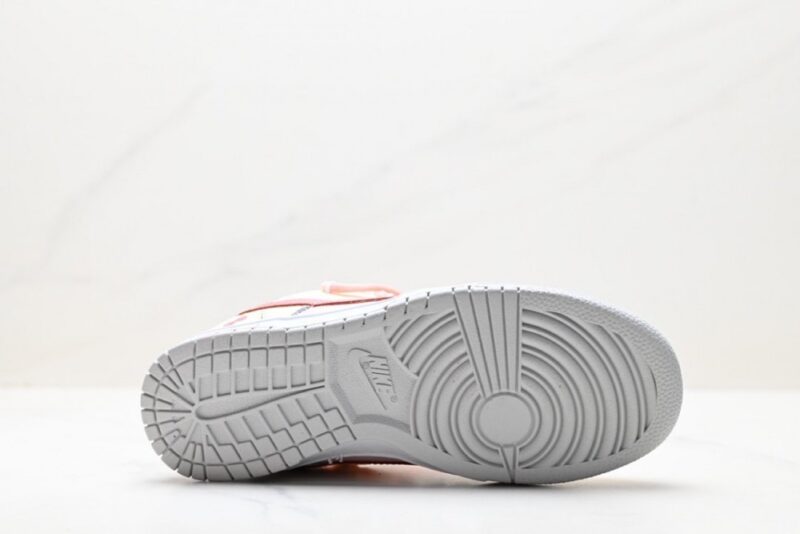 【AT2928】Nike SB Dunk Low ”Green / Beige” hello kitty ハローキティデストラクチブウィンドウ 短足のリラックスしたスポーツスケートボードシューズ サンリオ　かわいい　アニメ