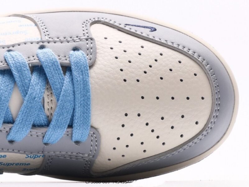 【AT2938】Nike SB Dunk Low Supremeコラボ - 英語のグレーブルー　アニバーサリーハイエンドカスタム　ローライズカジュアルスニーカー