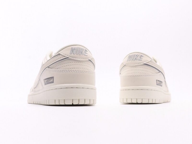 【AT2940】Nike SB Dunk Low x Supremeのコラボレーション - ホワイトグレーのスウッシュアニバーサリーハイエンドカスタムローカットカジュアルスニーカー