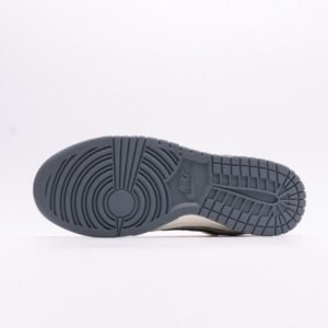 【AT2941】Nike Dunk Low x Supreme これは、伝統的な産業流れ作業のデザイン制限を打破し