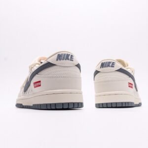 【AT2941】Nike Dunk Low x Supreme これは、伝統的な産業流れ作業のデザイン制限を打破し