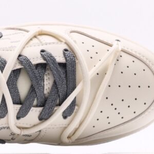 【AT2941】Nike Dunk Low x Supreme これは、伝統的な産業流れ作業のデザイン制限を打破し