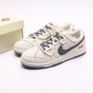 【AT2941】Nike Dunk Low x Supreme これは、伝統的な産業流れ作業のデザイン制限を打破し