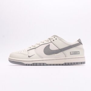 【AT2942】Supreme x Nike Dunk Lowは、このデザインは伝統的な工業流れ作業の制限を破り、この白い灰色のチェックを打破します。
