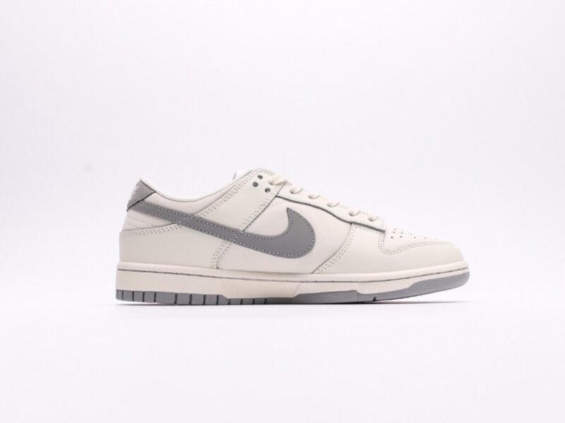 【AT2942】Supreme x Nike Dunk Lowは、このデザインは伝統的な工業流れ作業の制限を破り、この白い灰色のチェックを打破します。