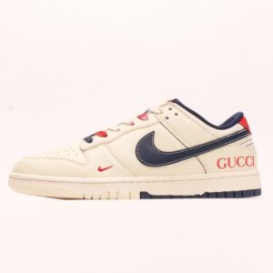 【AT2944】Gucci x Nike Dunk Low スポーツスケートシューズ、このモデルは伝統的な産業流れ作業デザインの制限を破ります。