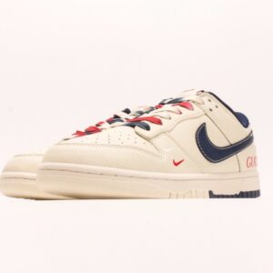 【AT2944】Gucci x Nike Dunk Low スポーツスケートシューズ、このモデルは伝統的な産業流れ作業デザインの制限を破ります。