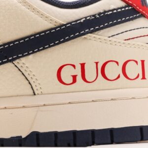 【AT2944】Gucci x Nike Dunk Low スポーツスケートシューズ、このモデルは伝統的な産業流れ作業デザインの制限を破ります。