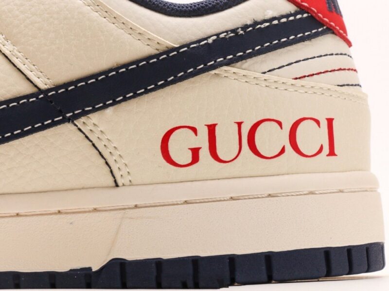 【AT2944】Gucci x Nike Dunk Low スポーツスケートシューズ、このモデルは伝統的な産業流れ作業デザインの制限を破ります。