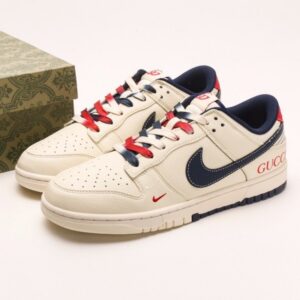 【AT2944】Gucci x Nike Dunk Low スポーツスケートシューズ、このモデルは伝統的な産業流れ作業デザインの制限を破ります。