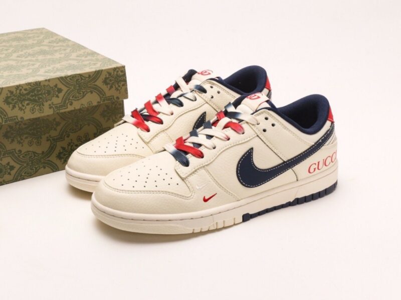 【AT2944】Gucci x Nike Dunk Low スポーツスケートシューズ、このモデルは伝統的な産業流れ作業デザインの制限を破ります。