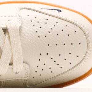 【AT2945】Supreme x Nike Dunk Lowスケートシューズ、このスニーカーは伝統的な産業デザインの制約を打破することを提唱しています。