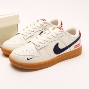 【AT2945】Supreme x Nike Dunk Lowスケートシューズ、このスニーカーは伝統的な産業デザインの制約を打破することを提唱しています。