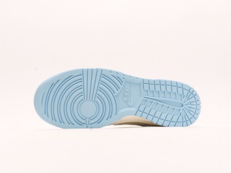 【AT2947】Stussy x Nike Dunk Lowの迷彩キャンバスは、伝統的な産業流れラインの制限を打破しようとする。