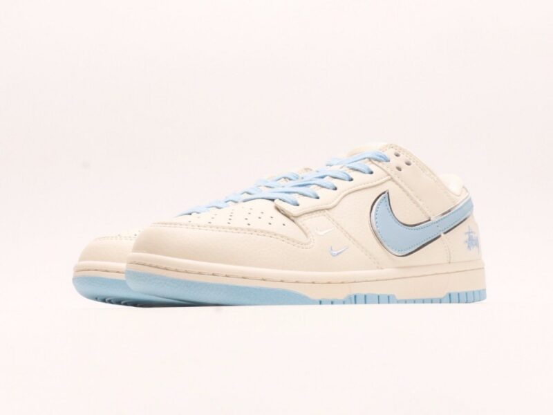 【AT2947】Stussy x Nike Dunk Lowの迷彩キャンバスは、伝統的な産業流れラインの制限を打破しようとする。