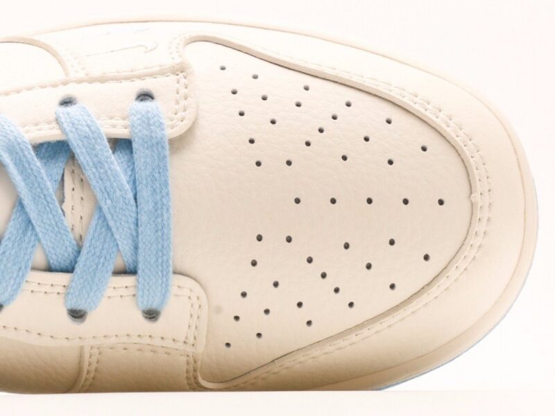 【AT2947】Stussy x Nike Dunk Lowの迷彩キャンバスは、伝統的な産業流れラインの制限を打破しようとする。