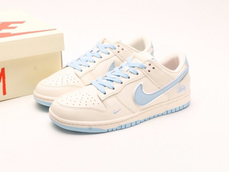 【AT2947】Stussy x Nike Dunk Lowの迷彩キャンバスは、伝統的な産業流れラインの制限を打破しようとする。