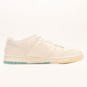【AT2950】Supreme x Nike Dunk Lowのスニーカーはトラディショナルな工業製造ラインの制限を打ち破ることを提案しています。