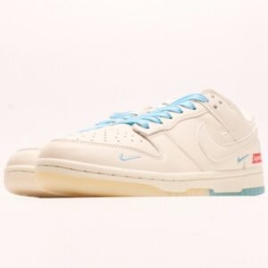 【AT2950】Supreme x Nike Dunk Lowのスニーカーはトラディショナルな工業製造ラインの制限を打ち破ることを提案しています。