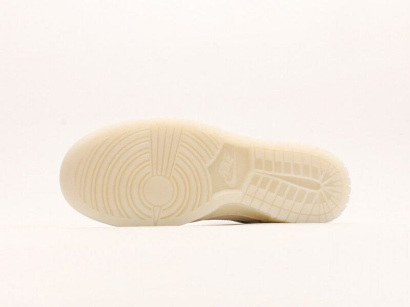 【AT2951】Bape x Nike Dunk Low ホワイト＆ブルー スウッシュ このデザインは伝統的な産業デザインの制約を破ることを主張しています。