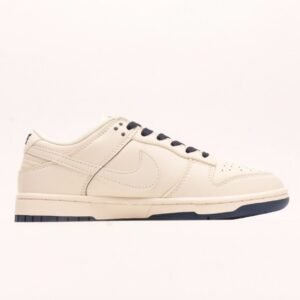 【AT2954】Stussy x Nike Dunk Low コラボモデルは、従来の工業デザインの制約を打破し、斬新なデザインを提案します。
