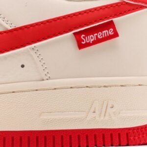 【AT2960】Nike Air Force 1 Low 07 x Supreme ホワイトレッドフルスカイスター ピュアロープロファイルのエアフォースワン フルレングスのハニカムエアクッション内蔵