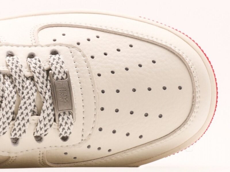 【AT2960】Nike Air Force 1 Low 07 x Supreme ホワイトレッドフルスカイスター ピュアロープロファイルのエアフォースワン フルレングスのハニカムエアクッション内蔵