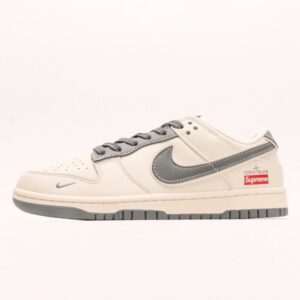 【AT2961】Supreme x Nike Dunk Lowのこのバージョンは、従来の産業設計の制限を打破し、革新を追求しています。